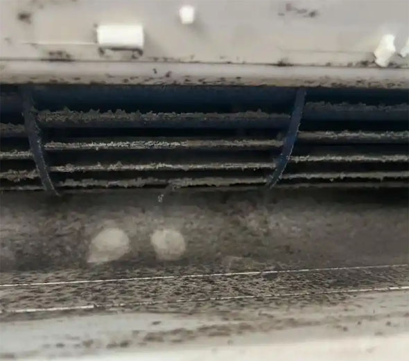 汕尾市空调吹的风有股烧焦味是怎么回事